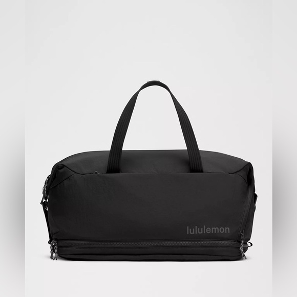 LuluLemon 3-in-1 Gym Duffle Bag 30L in Black/Traverse Grey - Picture 1 of 12